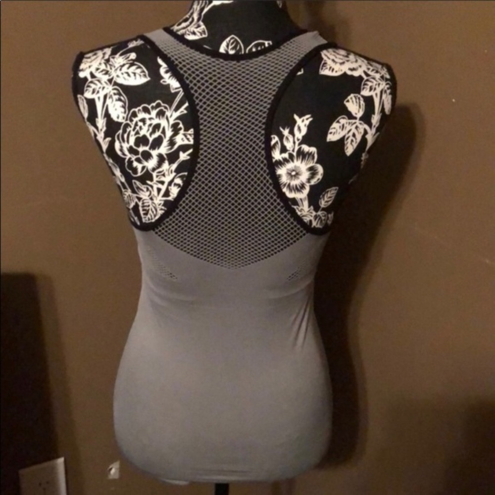 Active Seamless Two-tone Racerback Workout Top - Picture 2 of 3